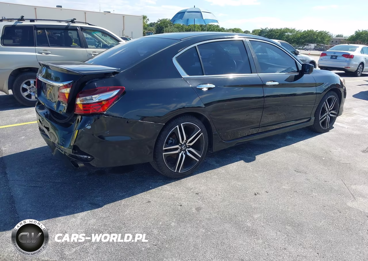 2017 Honda Accord Sport VIN:1HGCR2F5XHA185599 - 4