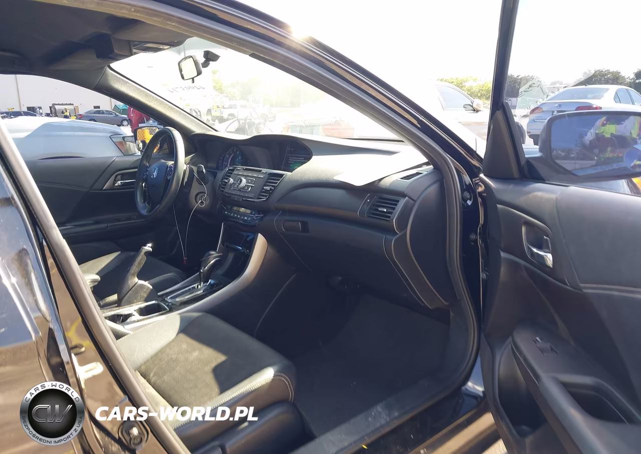 2017 Honda Accord Sport VIN:1HGCR2F5XHA185599 - 5