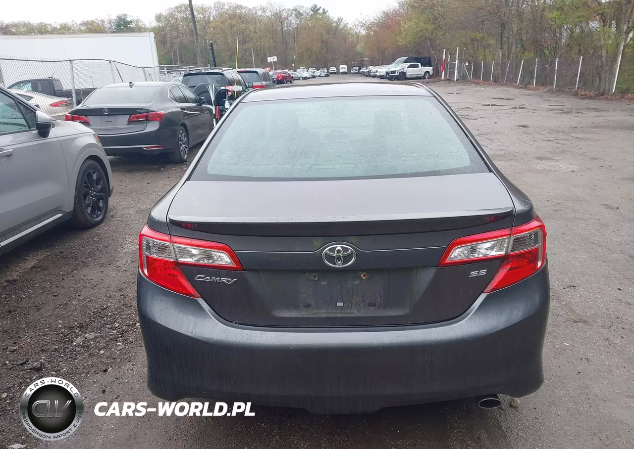 2014 Toyota Camry Se VIN:4T1BF1FK2EU300611 - 16