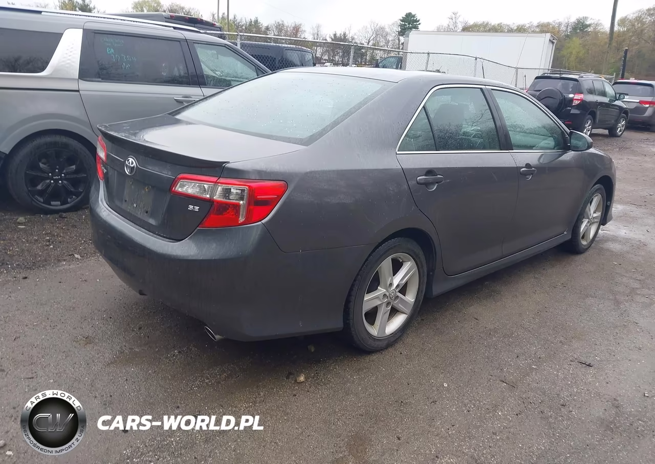 2014 Toyota Camry Se VIN:4T1BF1FK2EU300611 - 4