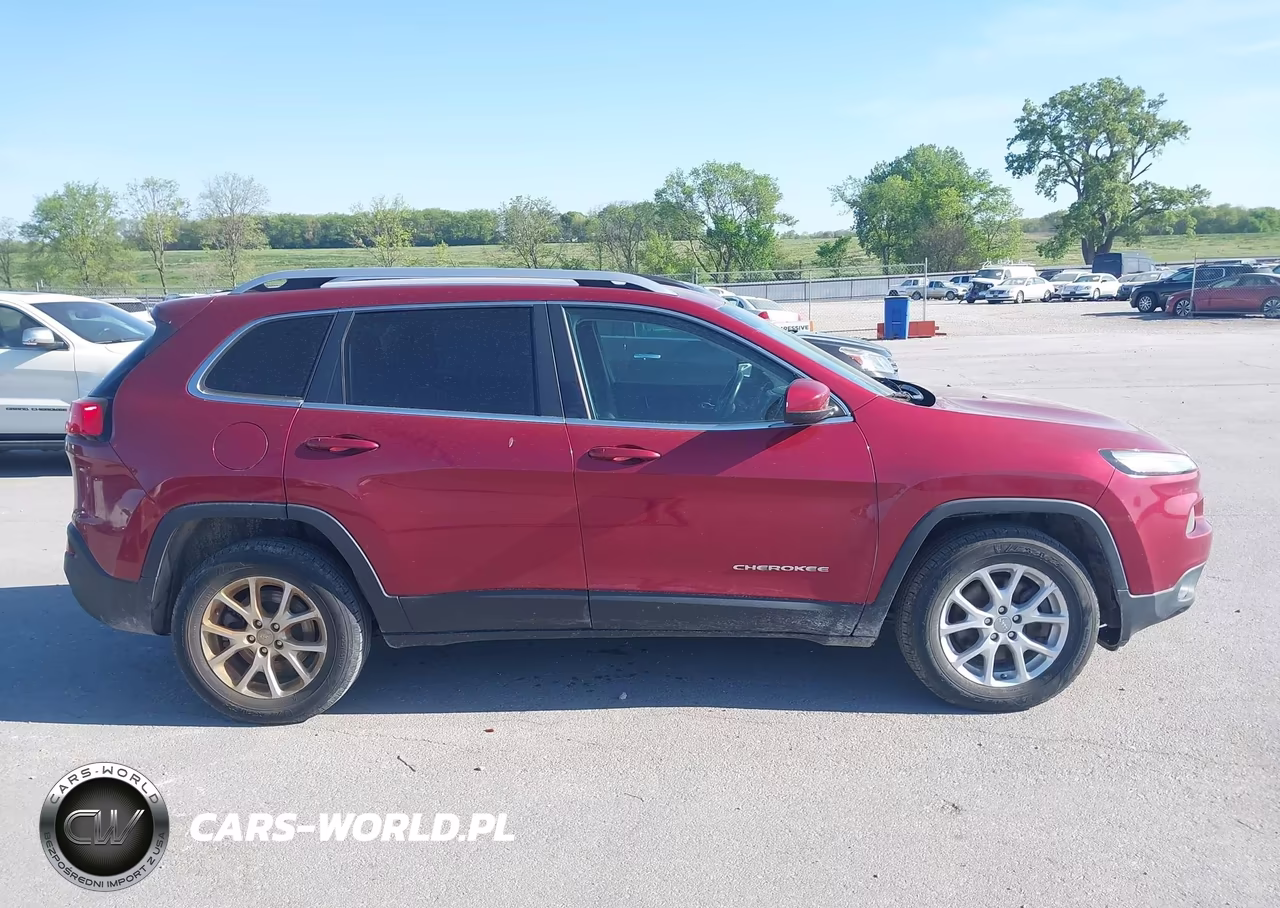 2015 Jeep Cherokee Latitude VIN:1C4PJMCS4FW649614 - 13