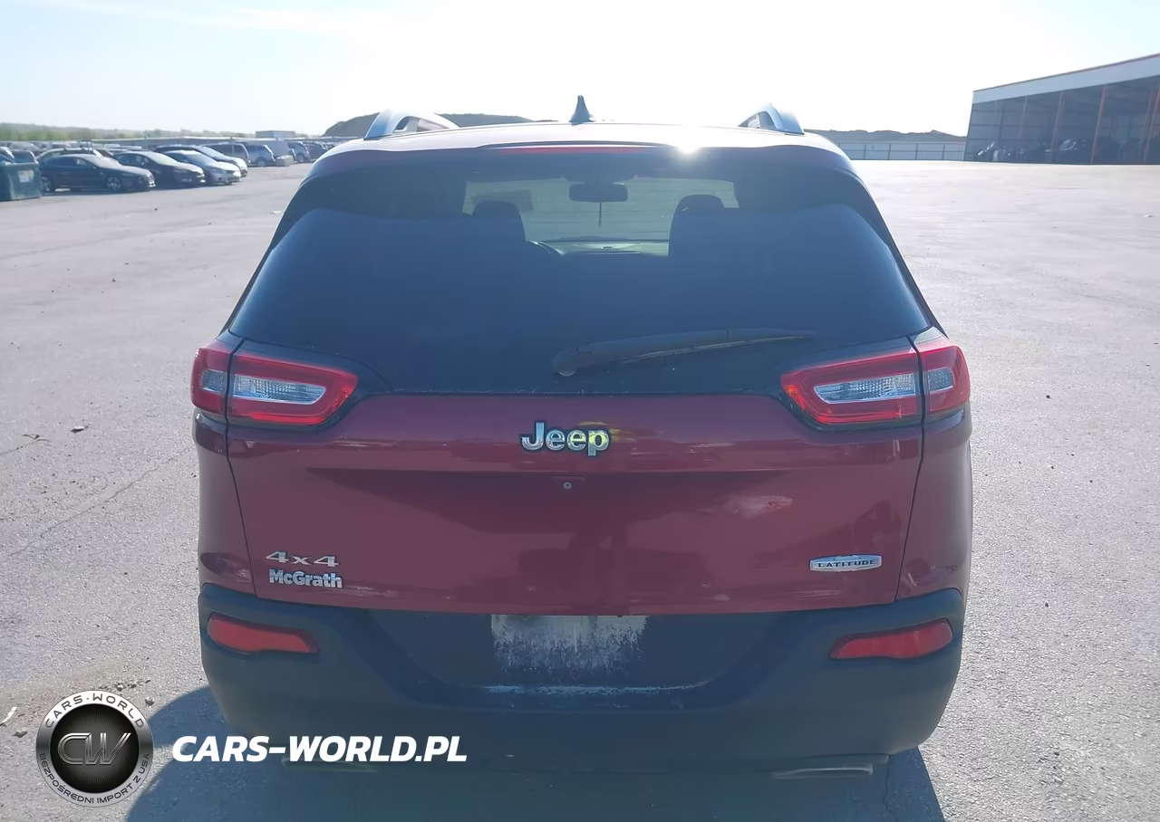 2015 Jeep Cherokee Latitude VIN:1C4PJMCS4FW649614 - 16