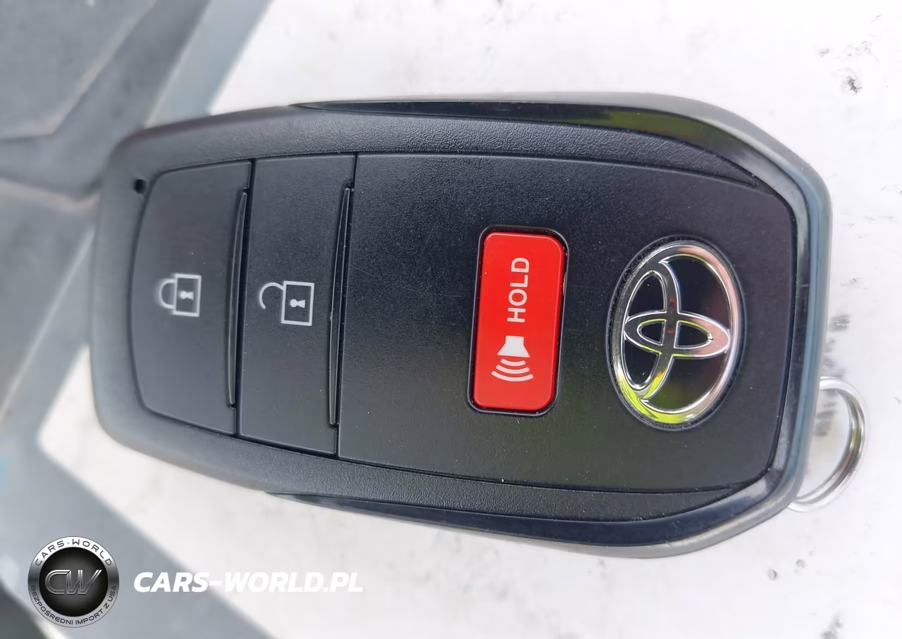 2026 Toyota Corolla Cross Xle VIN:7MUEAAAGXTV168577 - 11