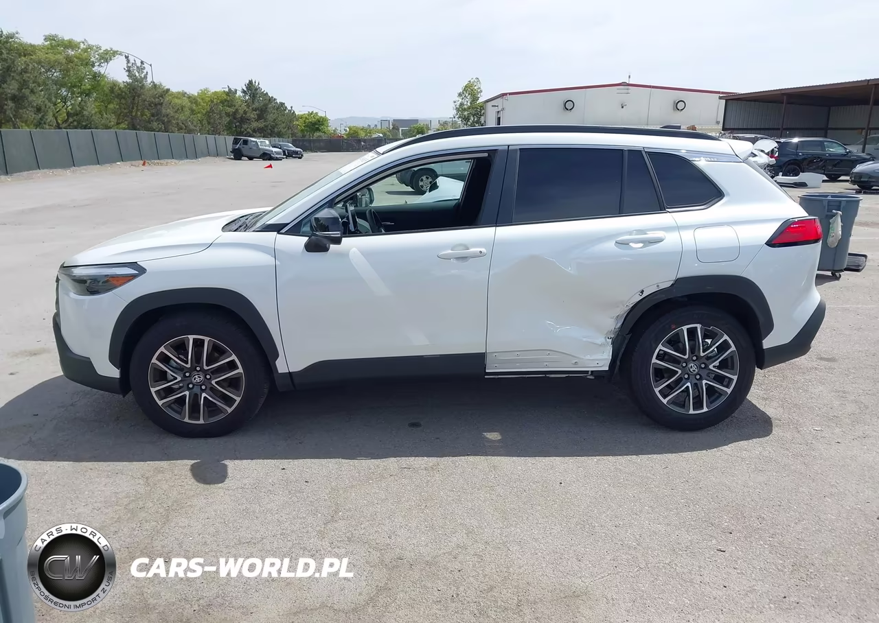 2026 Toyota Corolla Cross Xle VIN:7MUEAAAGXTV168577 - 14