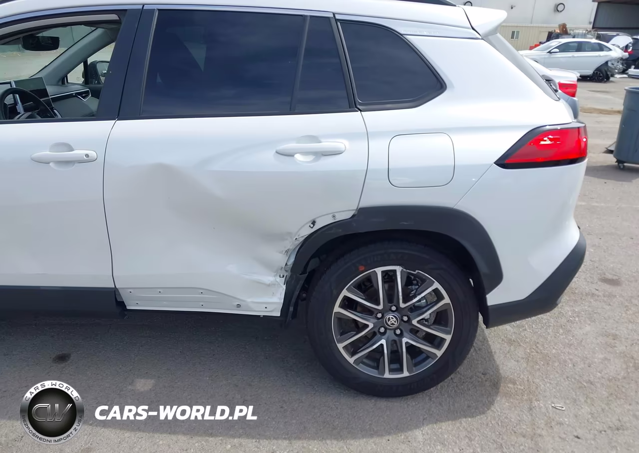 2026 Toyota Corolla Cross Xle VIN:7MUEAAAGXTV168577 - 17