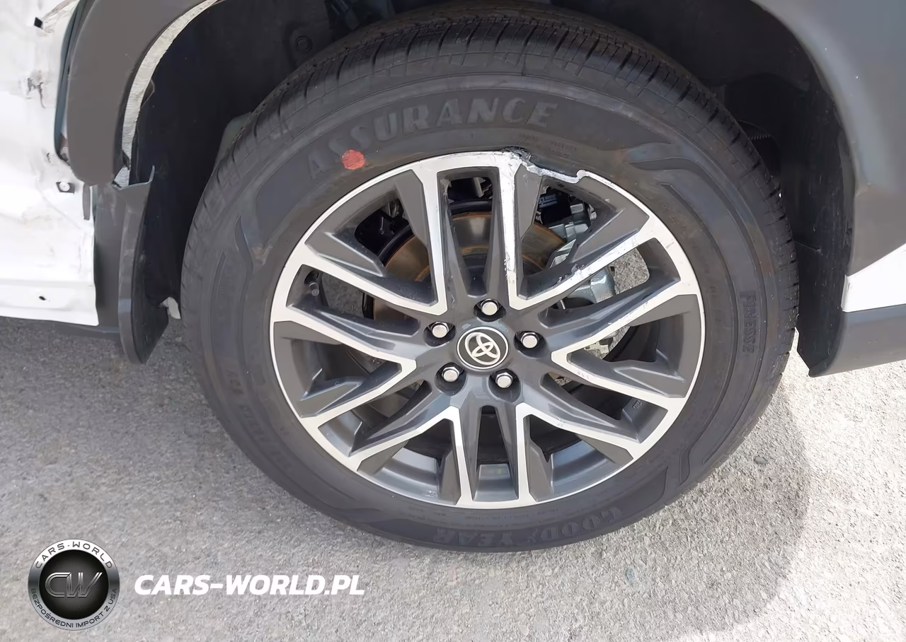 2026 Toyota Corolla Cross Xle VIN:7MUEAAAGXTV168577 - 18