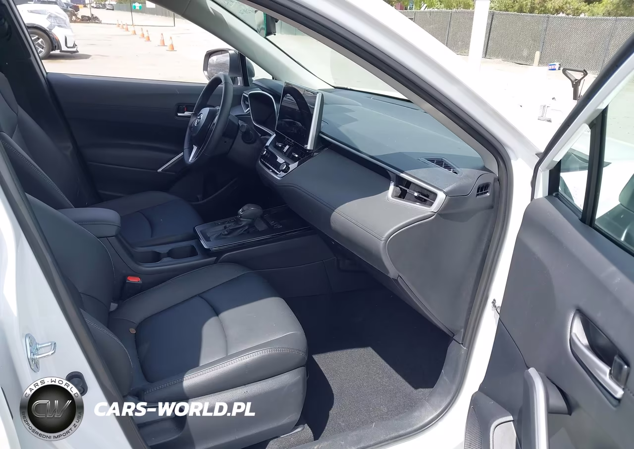 2026 Toyota Corolla Cross Xle VIN:7MUEAAAGXTV168577 - 5
