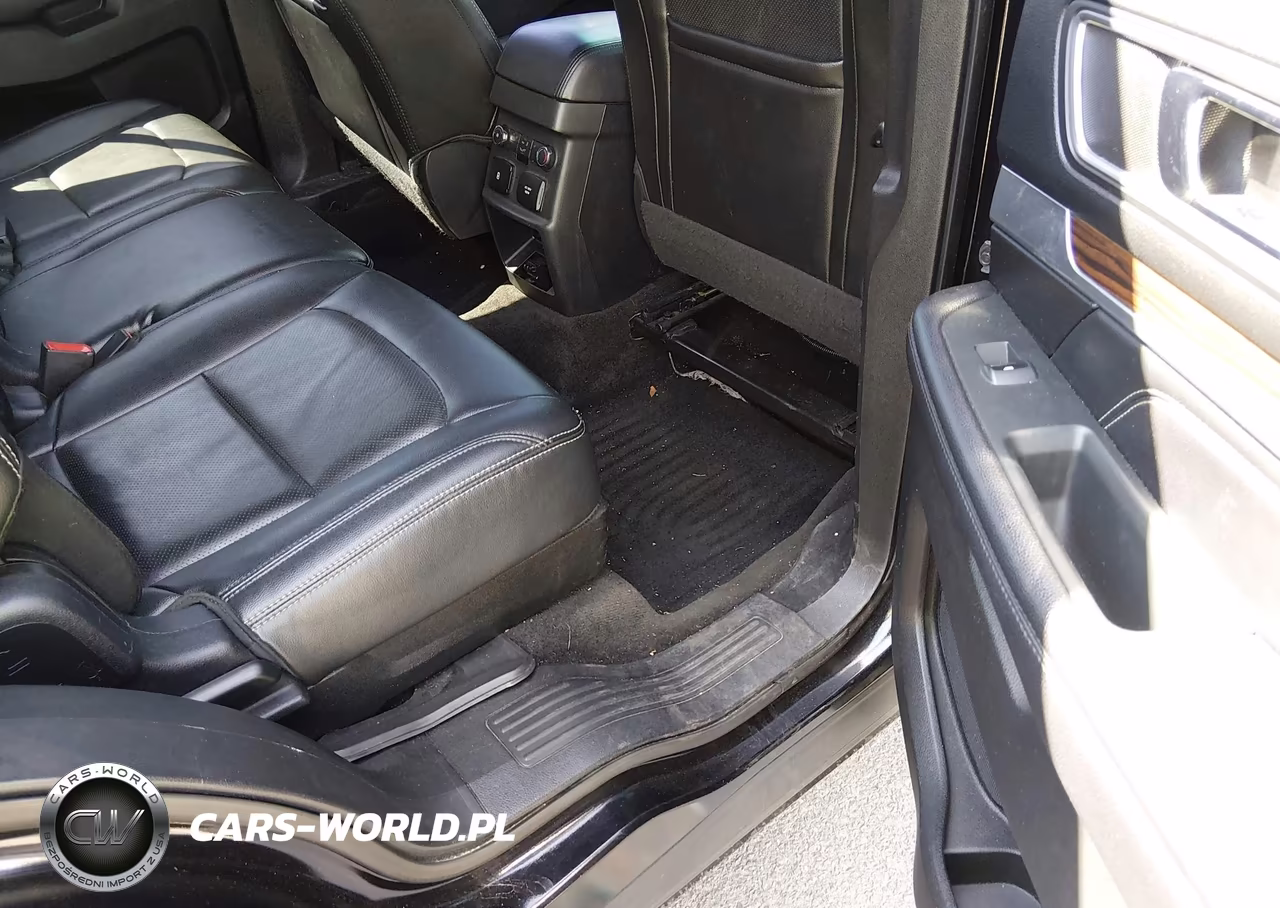 2016 Ford Explorer Limited VIN:1FM5K8F81GGD15463 - 8