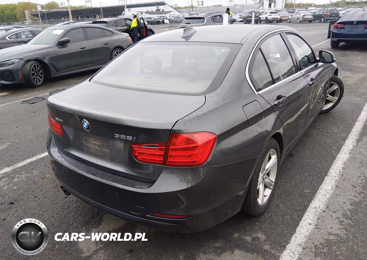 2015 BMW 328I xDrive VIN:WBA3B3G52FNR85470 - 4