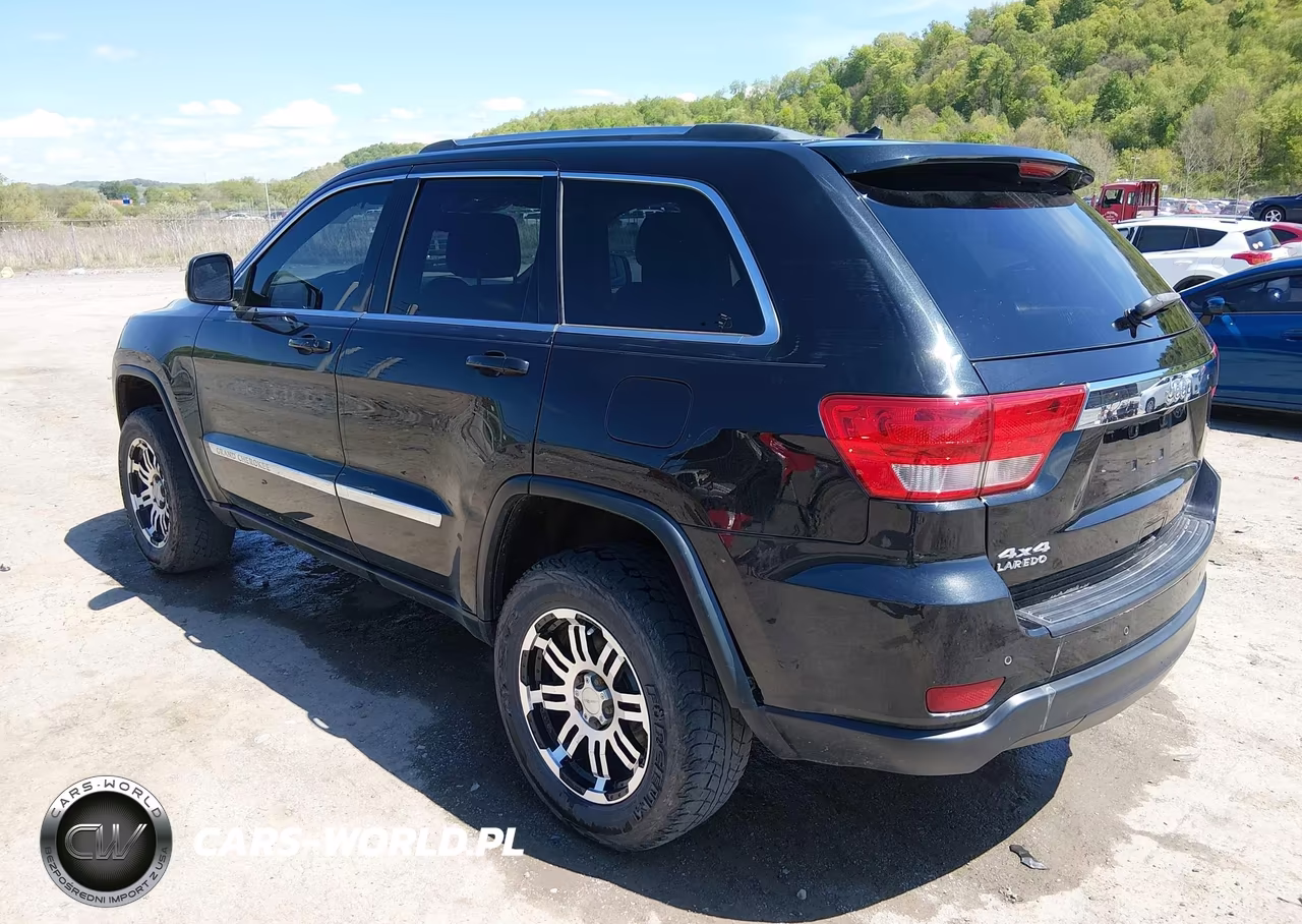 2012 Jeep Grand Cherokee Laredo VIN:1C4RJFAG8CC350286 - 3