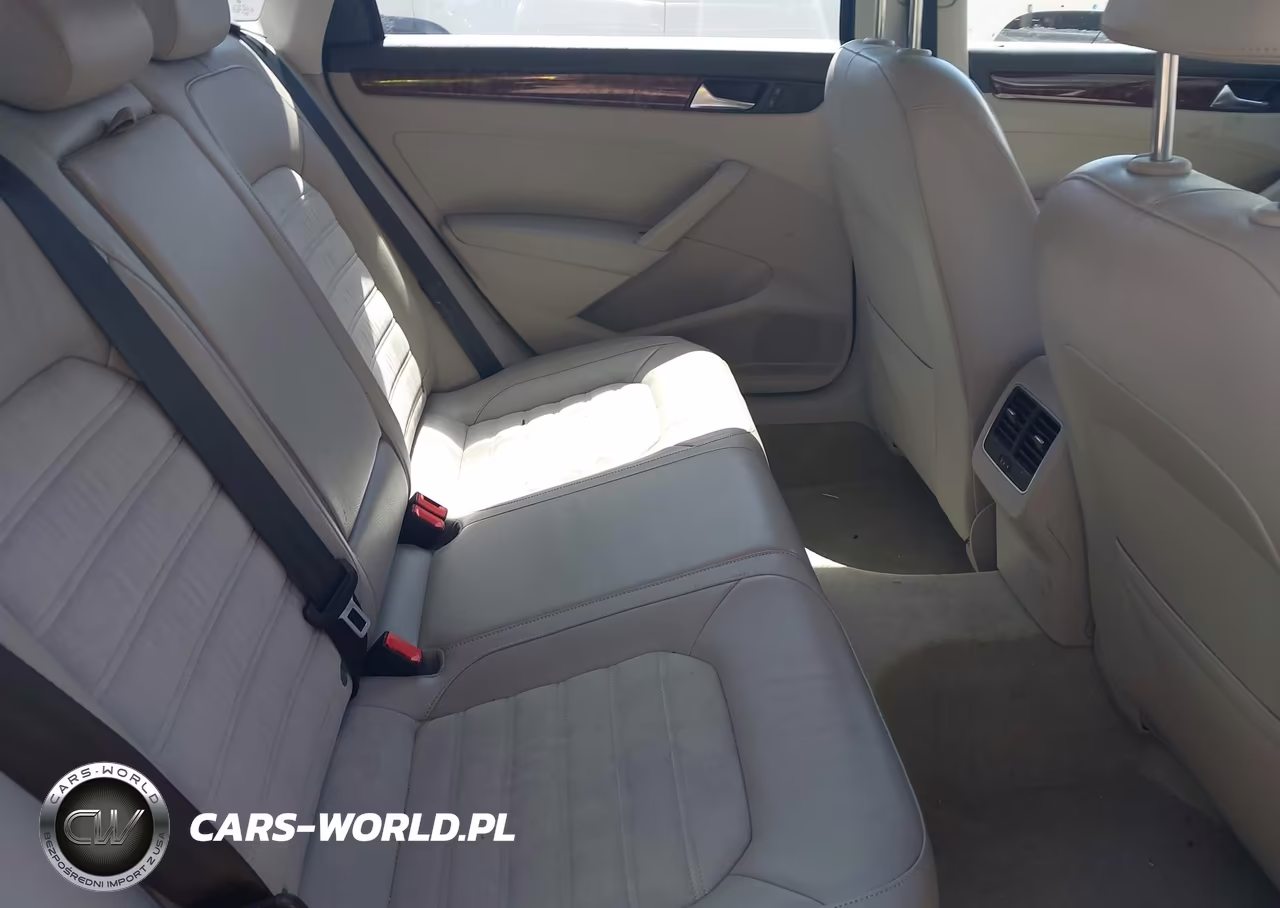 2013 Volkswagen Passat 2.0L Tdi Sel Premium VIN:1VWCN7A30DC137344 - 8