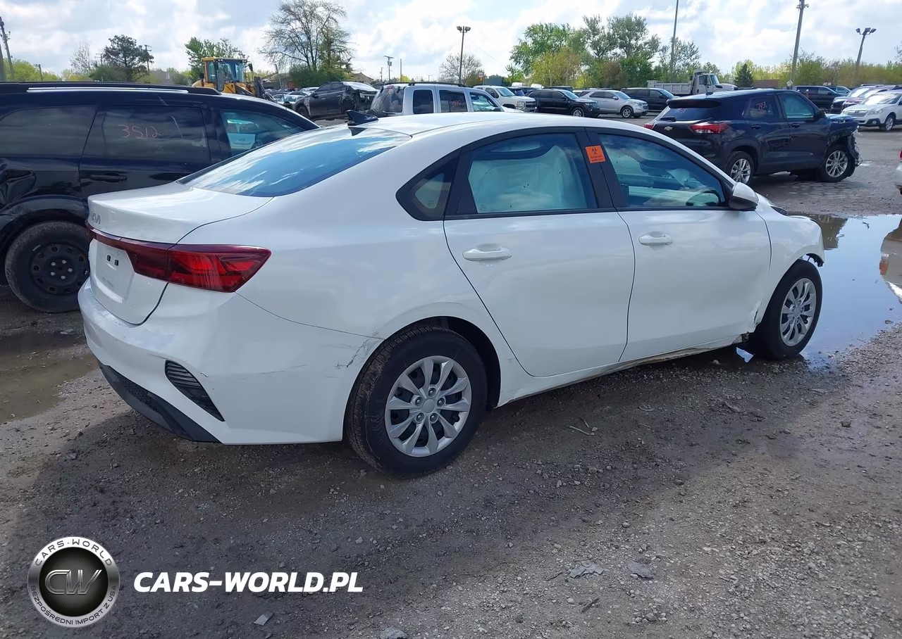 2023 Kia Forte Lx VIN:3KPF24AD4PE576169 - 4