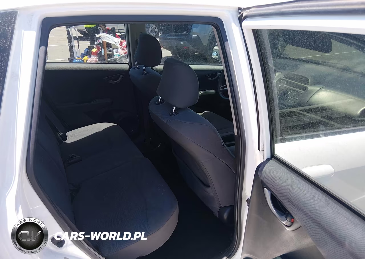 2013 Honda Fit VIN:JHMGE8H37DC050717 - 8