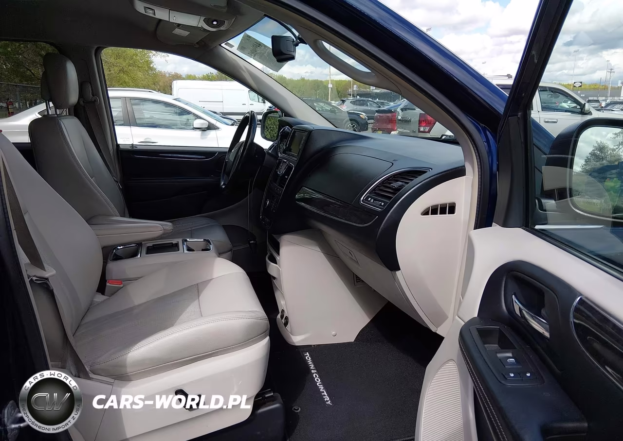 2012 Chrysler Town & Country Touring VIN:2C4RC1BG3CR232407 - 5
