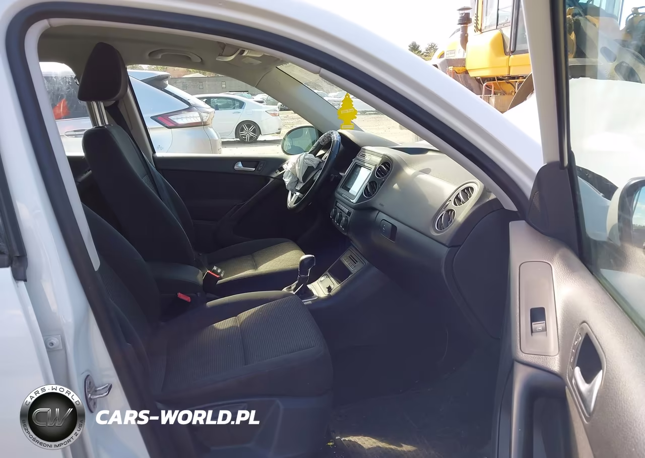 2017 Volkswagen Tiguan 2.0T-2.0T S VIN:WVGBV7AXXHK043075 - 5
