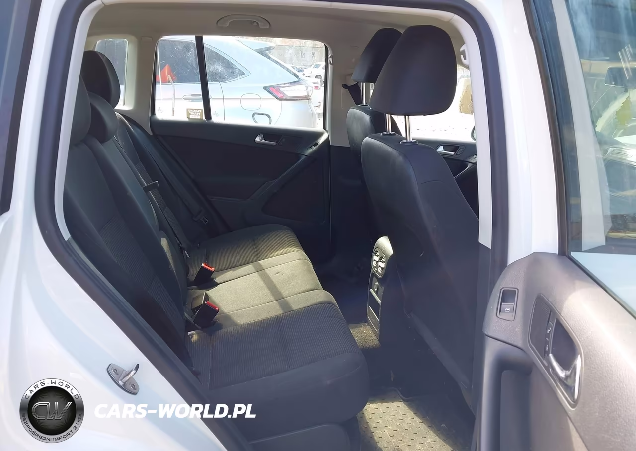 2017 Volkswagen Tiguan 2.0T-2.0T S VIN:WVGBV7AXXHK043075 - 8