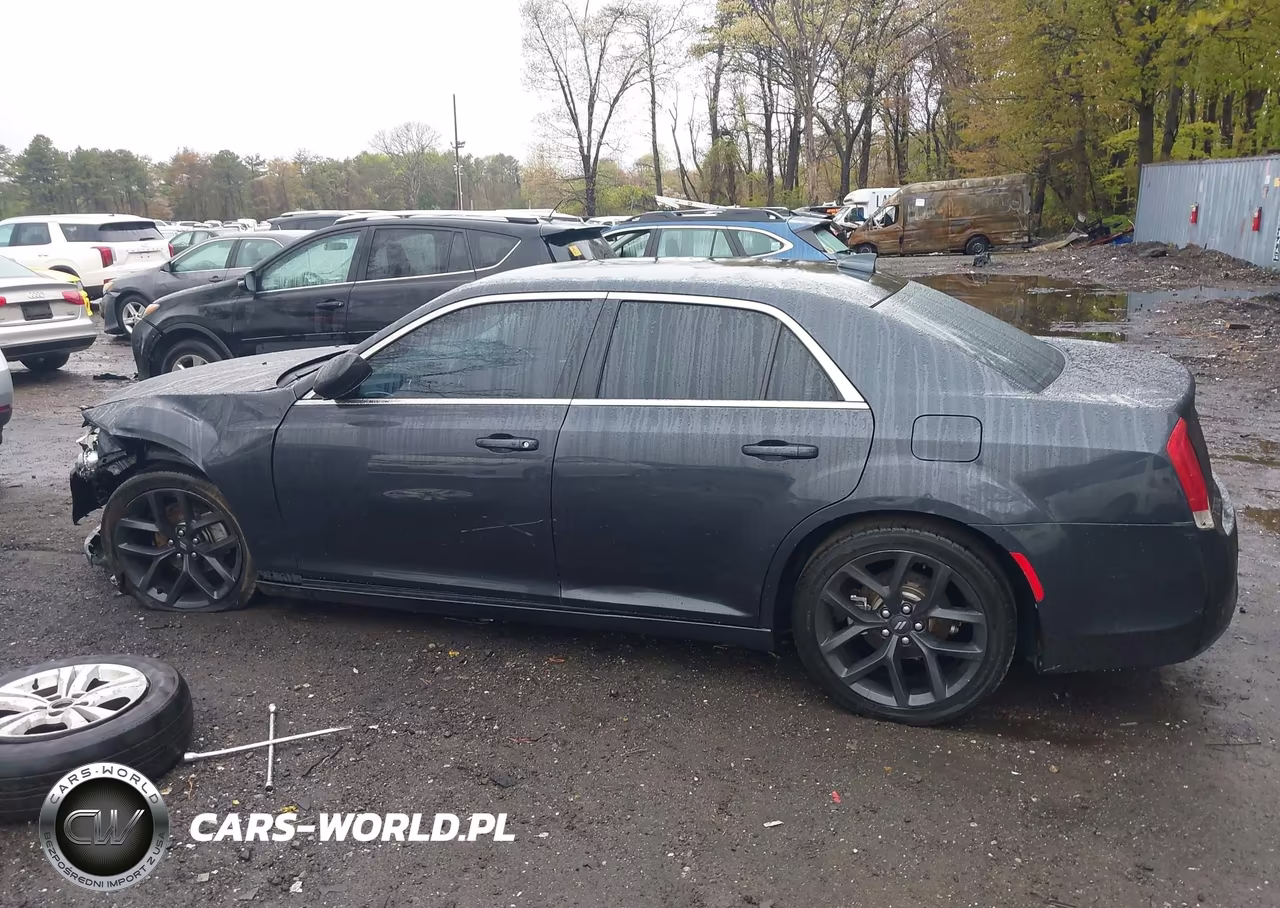 2015 Chrysler 300 Limited VIN:2C3CCAAG4FH881669 - 14