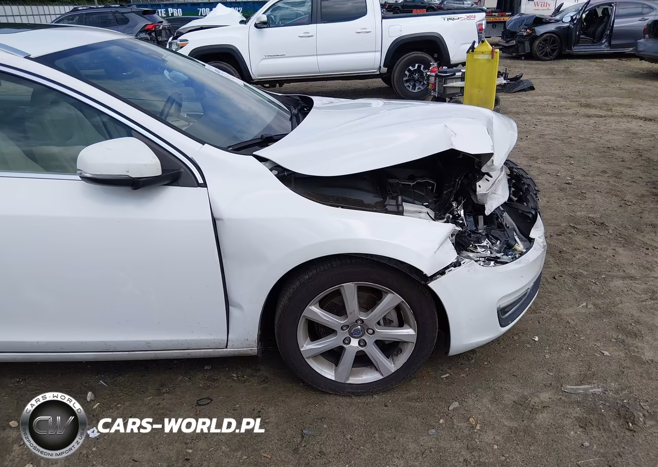 2016 Volvo V60 T5 Drive-E Premier VIN:YV140MEKXG1293052 - 18