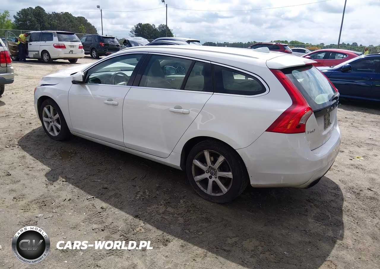 2016 Volvo V60 T5 Drive-E Premier VIN:YV140MEKXG1293052 - 3