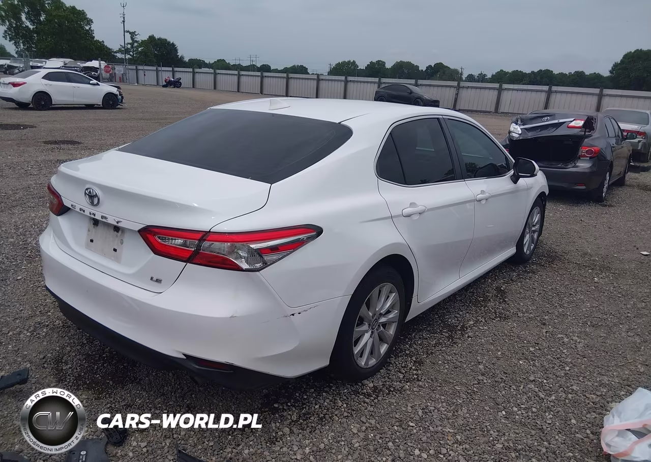 2019 Toyota Camry Le VIN:4T1B11HK2KU856280 - 4