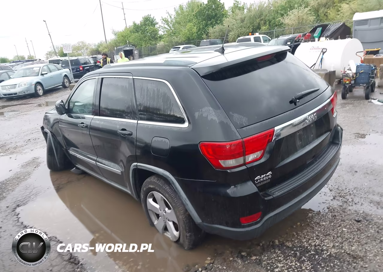 2012 Jeep Grand Cherokee Laredo VIN:1C4RJFAG4CC140624 - 3