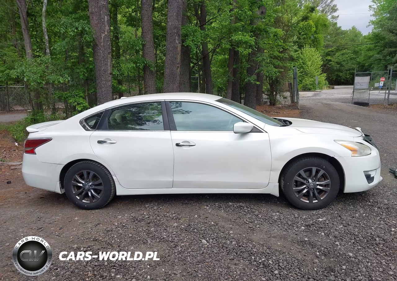 2015 Nissan Altima 2.5 S VIN:1N4AL3AP1FC493614 - 13