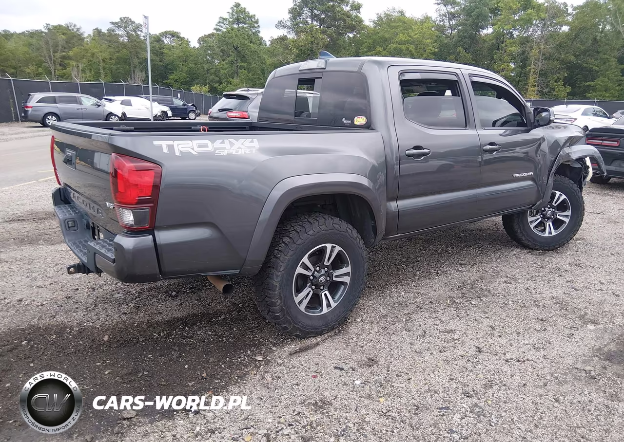 2018 Toyota Tacoma Trd Sport VIN:3TMCZ5AN9JM176473 - 4