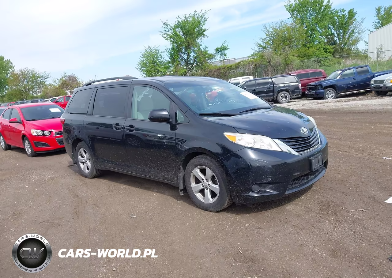 2015 Toyota Sienna Le 8 Passenger – zdjęcie 1 z 18