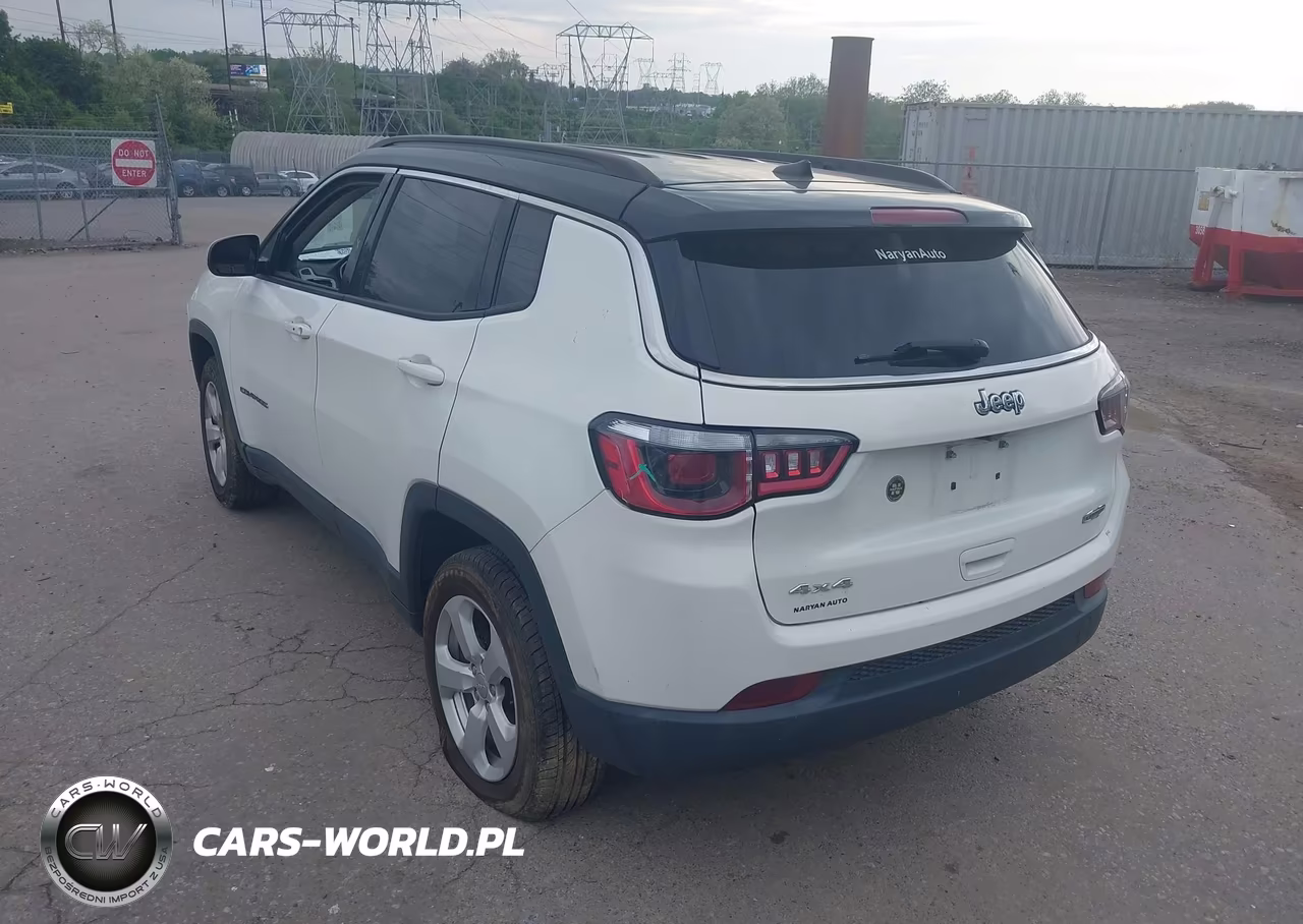 2018 Jeep Compass Latitude 4X4 VIN:3C4NJDBB6JT270704 - 3