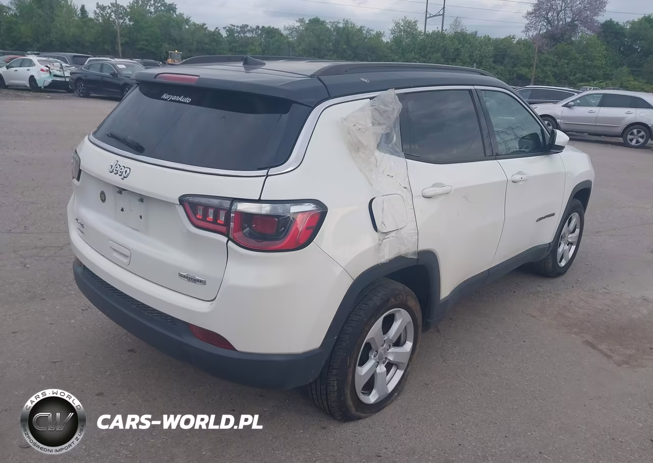 2018 Jeep Compass Latitude 4X4 VIN:3C4NJDBB6JT270704 - 4