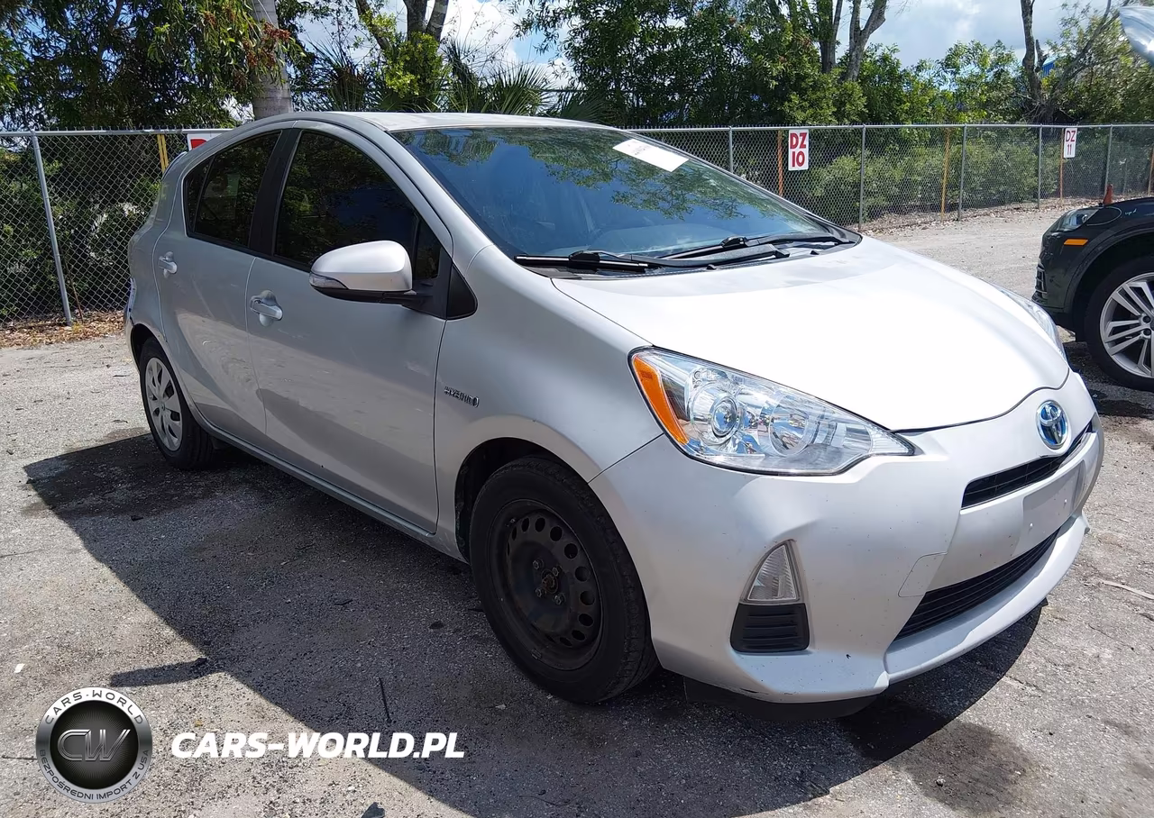 2013 Toyota Prius C Two