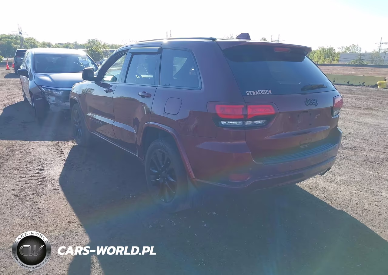 2019 Jeep Grand Cherokee Altitude 4X2 VIN:1C4RJEAG0KC572149 - 3