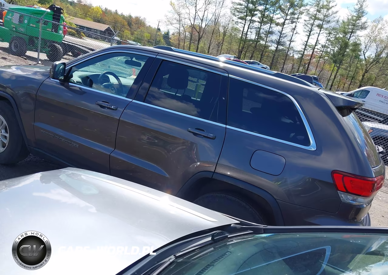2020 Jeep Grand Cherokee Laredo E 4X4 VIN:1C4RJFAG7LC386146 - 3