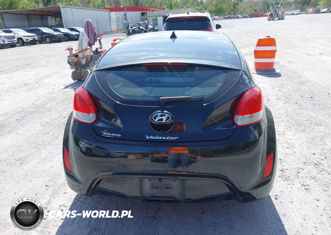2013 Hyundai Veloster Base W-Gray VIN:KMHTC6AD6DU139326 - 16