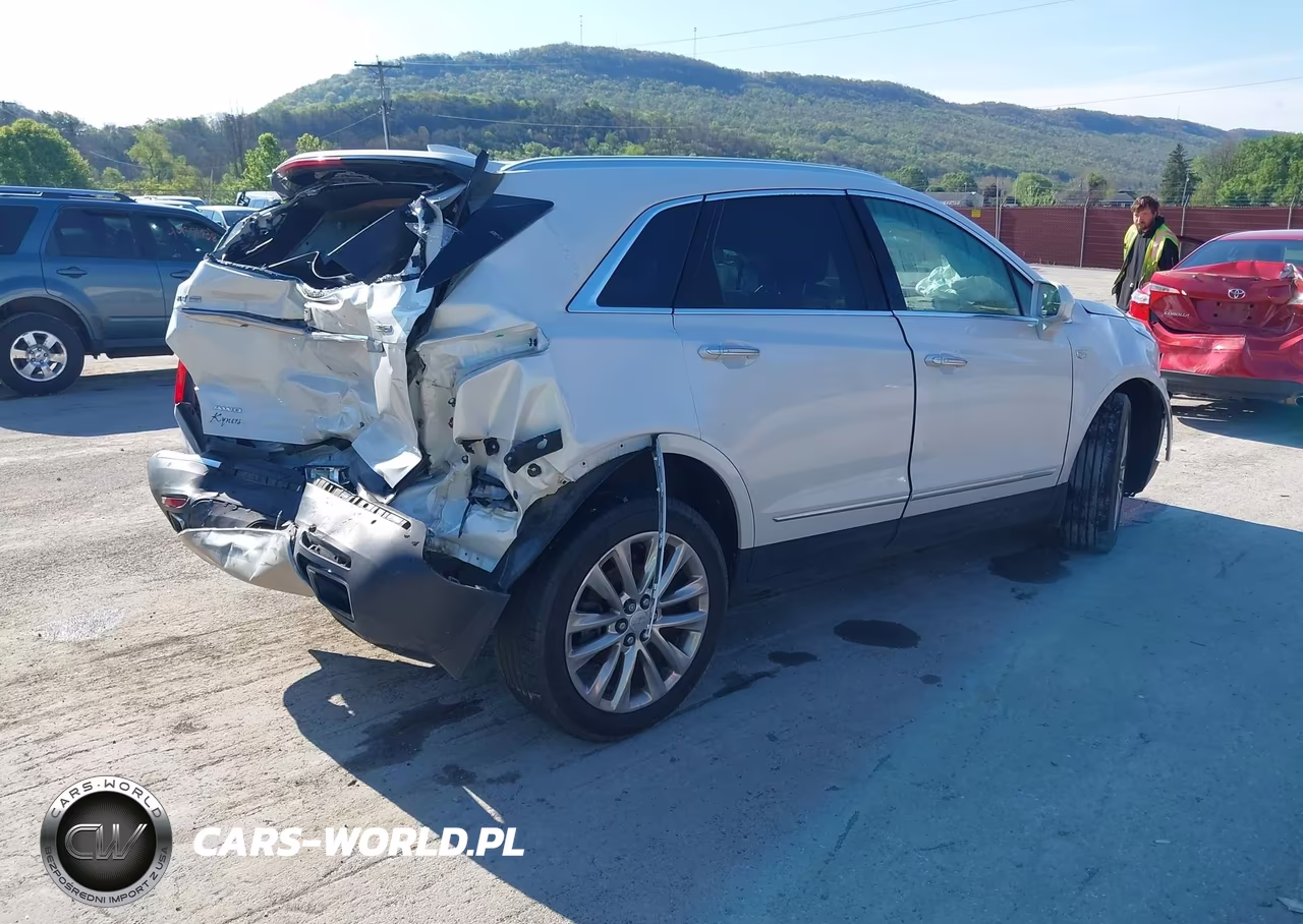 2017 Cadillac Xt5 Platinum VIN:1GYKNFRS1HZ223571 - 4