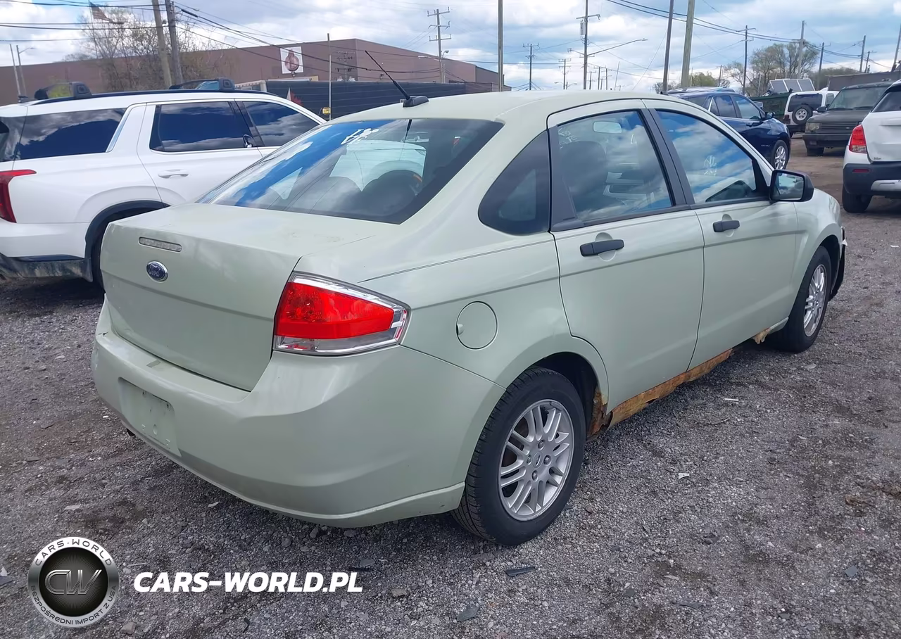 2010 Ford Focus Se VIN:1FAHP3FN0AW262558 - 4