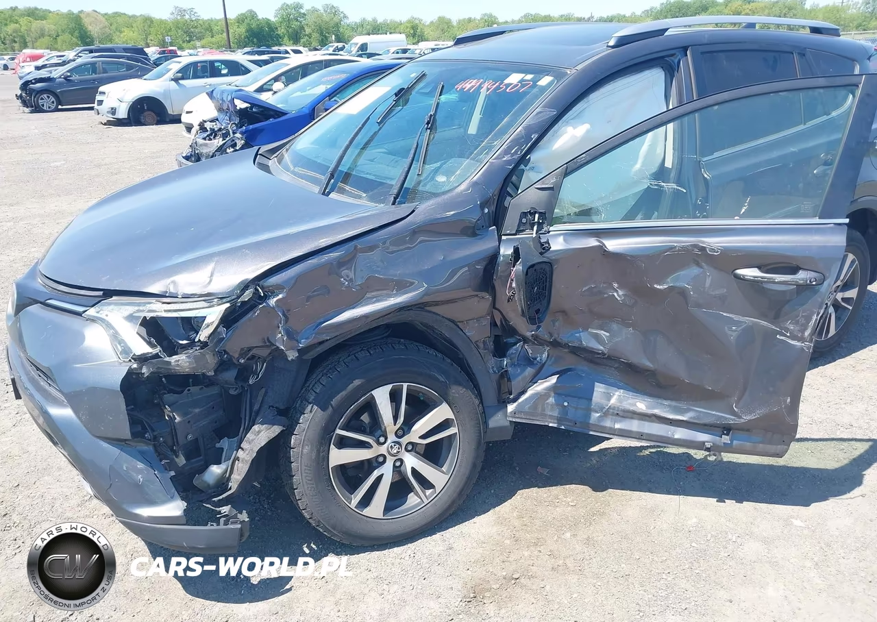 2018 Toyota Rav4 Xle VIN:JTMRFREV1JJ193849 - 6