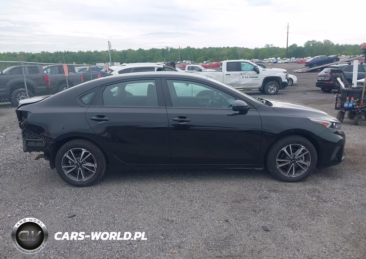 2024 Kia Forte Lxs VIN:3KPF24AD4RE709371 - 14
