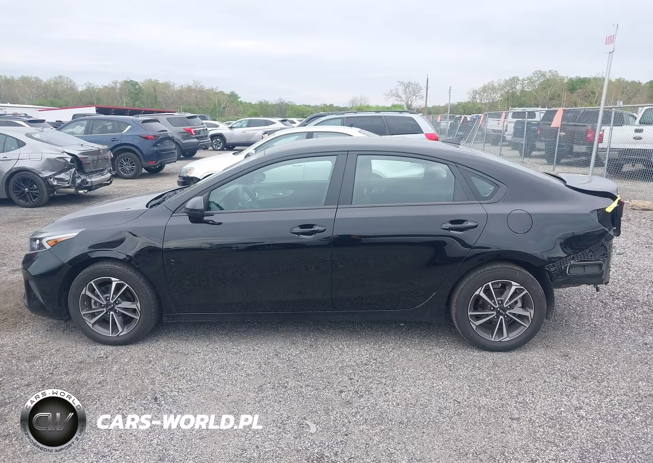 2024 Kia Forte Lxs VIN:3KPF24AD4RE709371 - 15