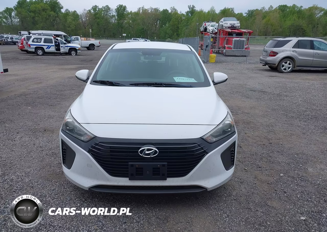 2018 Hyundai Ioniq Hybrid Blue VIN:KMHC65LC6JU076214 - 17