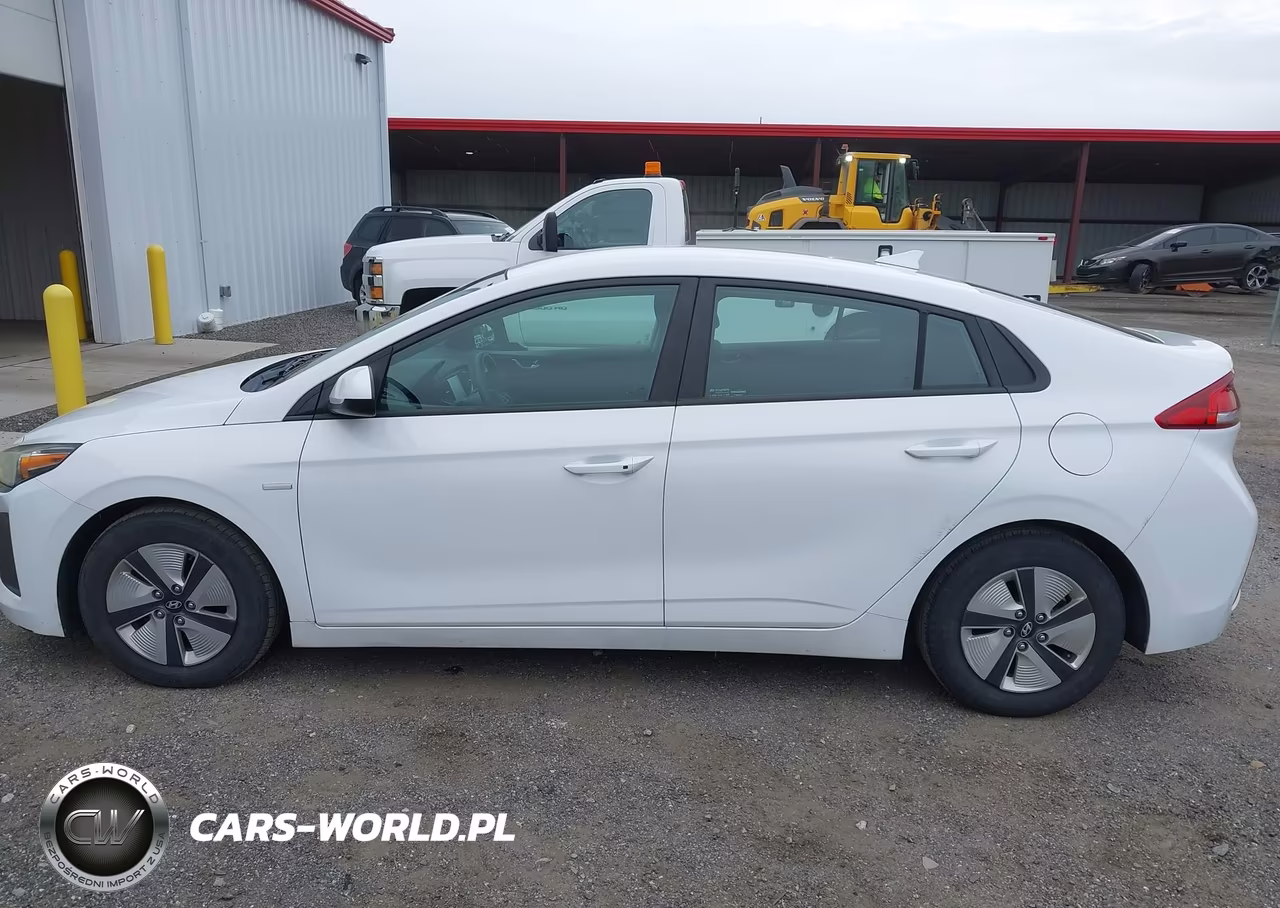 2018 Hyundai Ioniq Hybrid Blue VIN:KMHC65LC6JU076214 - 19