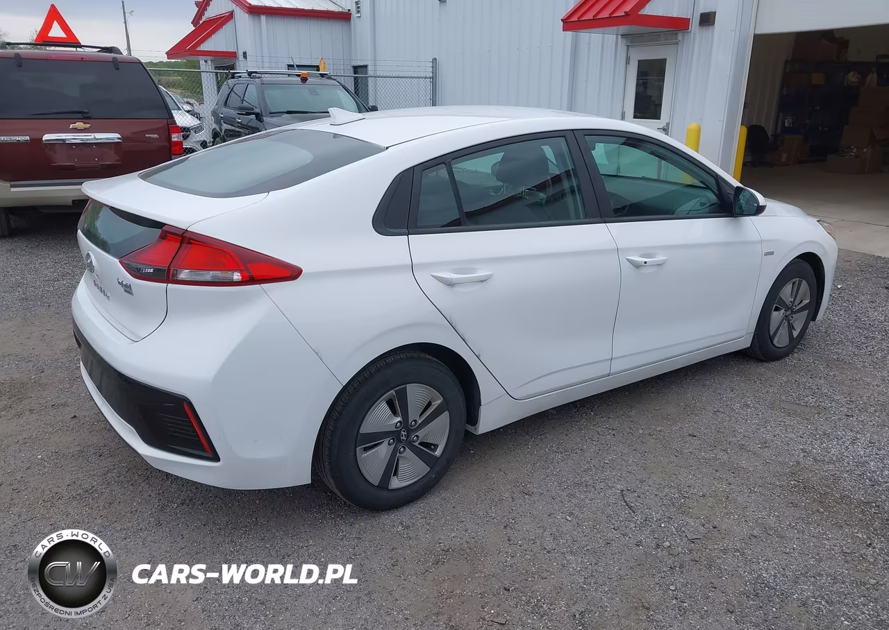 2018 Hyundai Ioniq Hybrid Blue VIN:KMHC65LC6JU076214 - 4