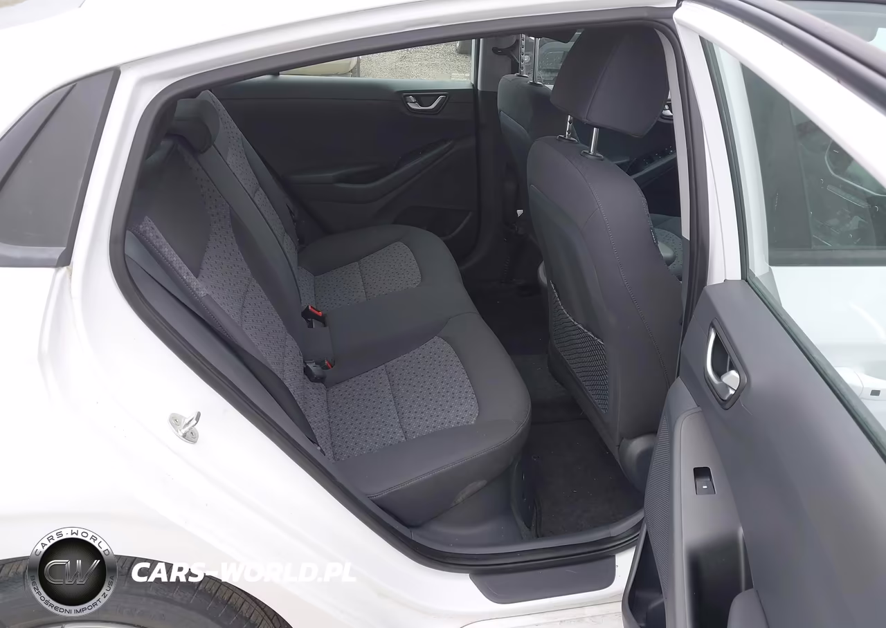 2018 Hyundai Ioniq Hybrid Blue VIN:KMHC65LC6JU076214 - 8
