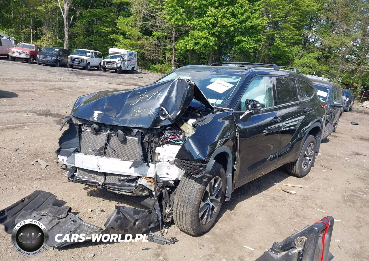 2021 Toyota Highlander Xle VIN:5TDHZRBH5MS117074 - 2