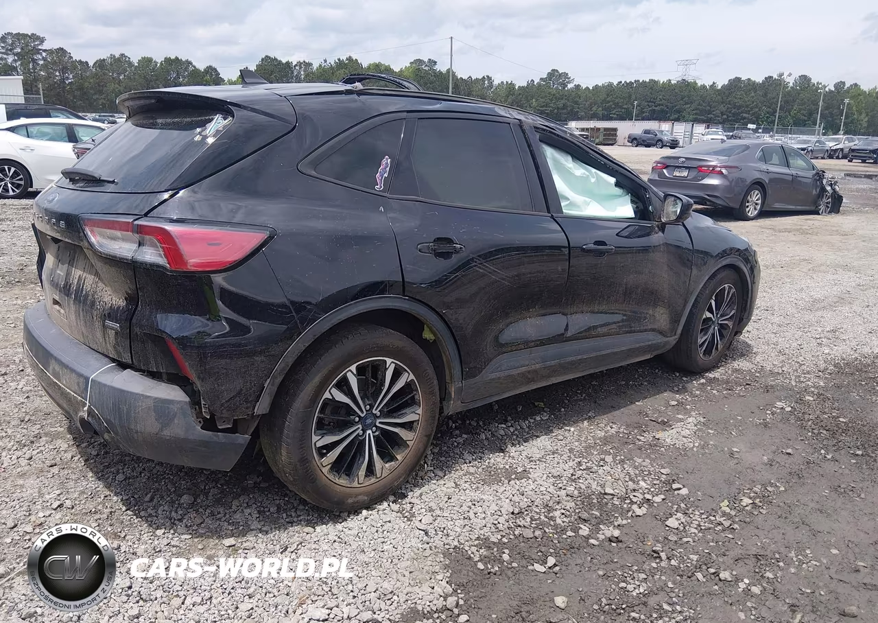 2021 Ford Escape Se Hybrid VIN:1FMCU0BZ6MUA05114 - 4