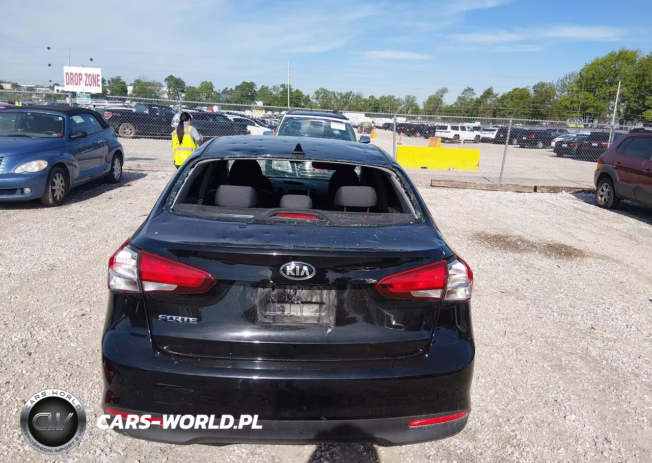 2018 Kia Forte Lx VIN:3KPFL4A73JE232086 - 16