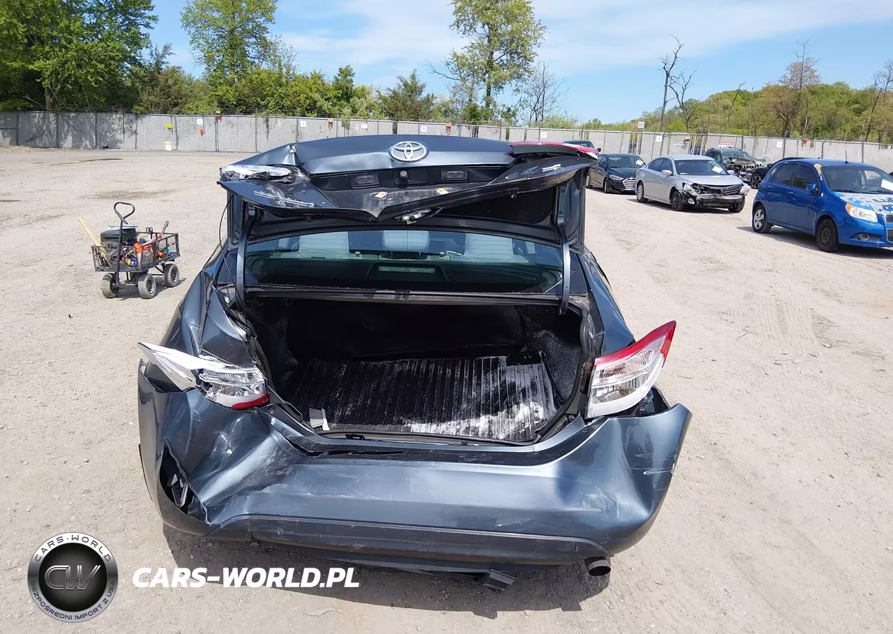 2018 Toyota Corolla Le VIN:2T1BURHE7JC009173 - 15