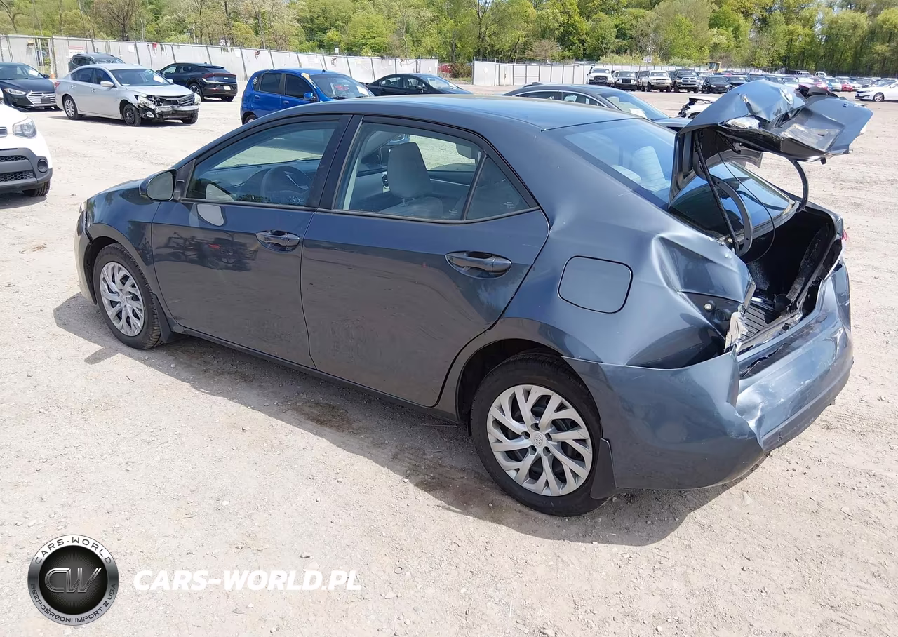 2018 Toyota Corolla Le VIN:2T1BURHE7JC009173 - 3