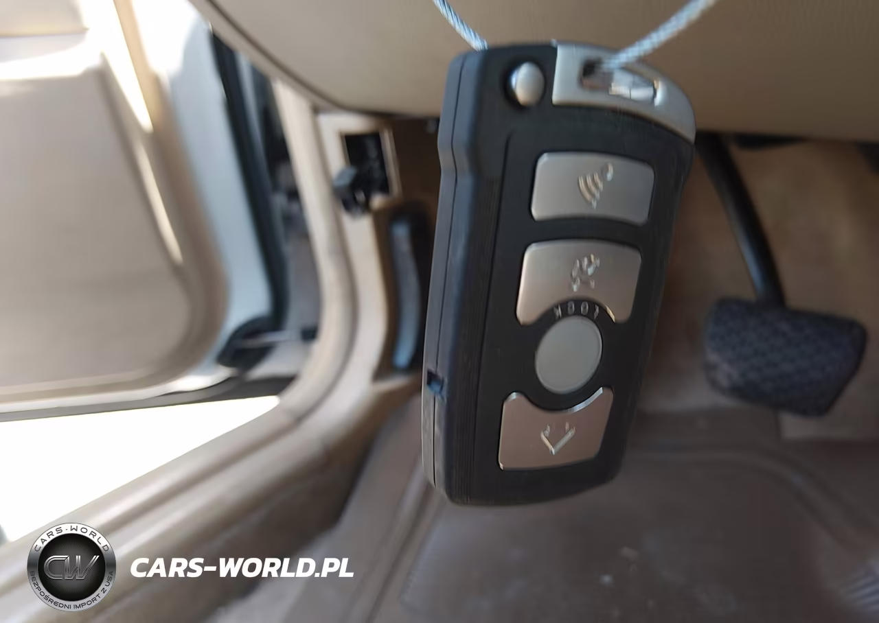 2008 BMW 750Li VIN:WBAHN83558DT78374 - 11