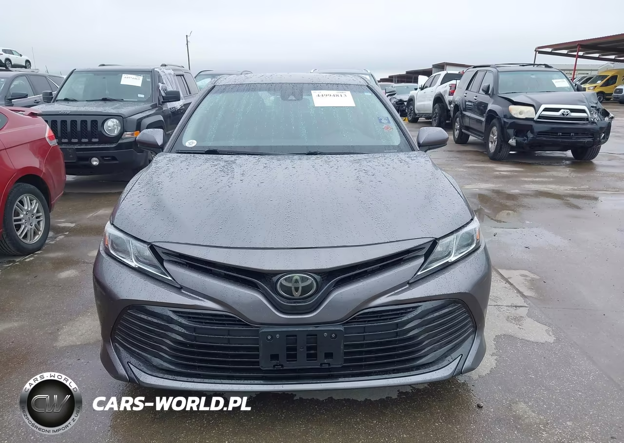 2018 Toyota Camry Le VIN:4T1B11HK1JU545079 - 12